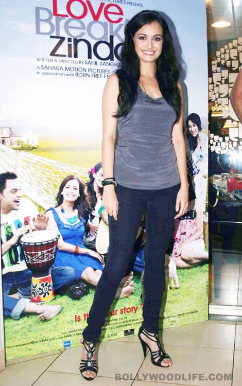 Dia Mirza's looks elegant in denim and top ensemble