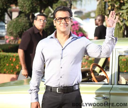Anees Bazmee's <i>Ready</i> is about a happy-go-lucky man Prem who helps lovers in distress. Once he mistakenly helps a girl Sanjana escape from marriage and later falls for her. The film revolves around how he unites the families of the girl and himself.