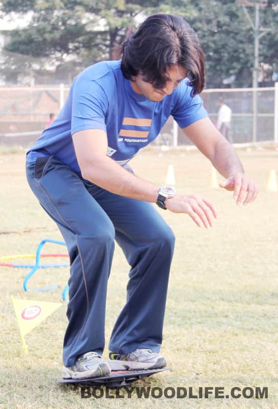 what-m-doin-is-a-combination-of-baba-ramdev-aasan-and-the-quintessential-bollywood-jhatka.. What Riteish is doing is a unique combination of 'Baba Ramdev Aasan' and 'The Bollywood Jhatka'...