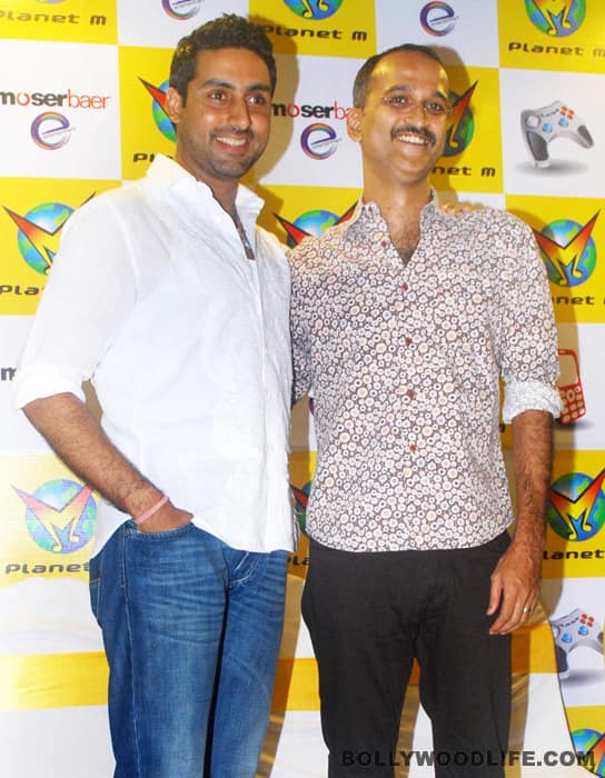 Abhishek and Rohan smile for the cameras