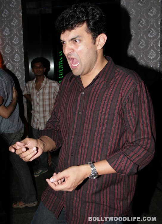 Vidya Balan's reported beau & UTV honcho Siddharth Roy Kapur shows some dance moves