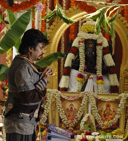 Rajinikanth cheers up fans