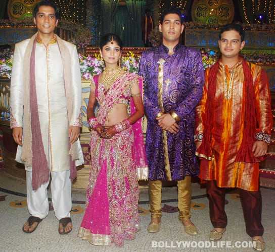 Ratan Ka Rishta: Grooms go shopping