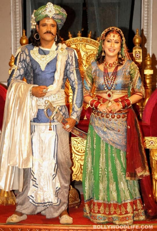 Yash Tonk and Amrita Raichand: As Maharaja Daddachaulkya, the king of Bharuch and Maharani Gayatri Devi 