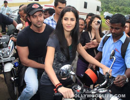 Katrina seems to be asking Hrithik if he is comfortable