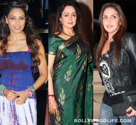 Mother-daughter duo Hema and Esha smirk at Bipasha…