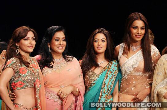 Bipasha Basu's mother makes ramp debut along with her daughter. Even Soha and Riya were seen sashaying around...