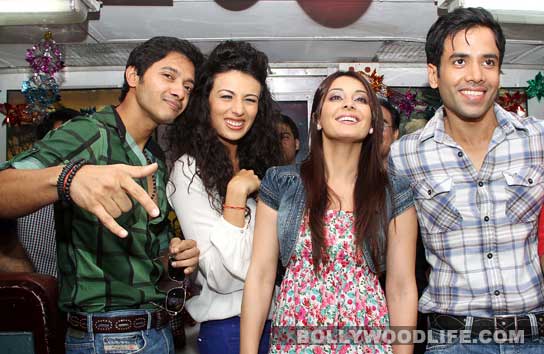 Shreyas, Pia, Minissha, Tusshar 