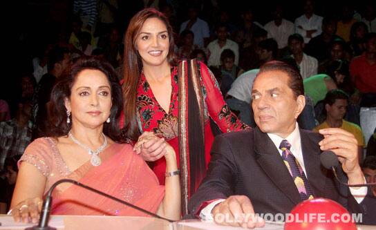 Hema Malini, Esha Deol and Dharmendra
