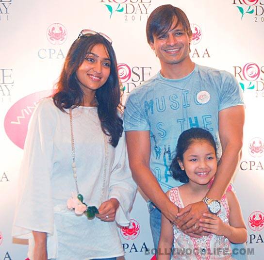 Vivek along with his wife 