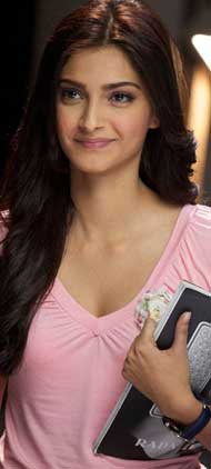 What does Sonam think about her co-stars?