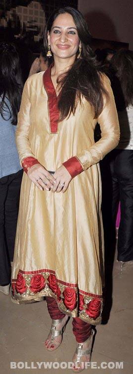 Rakshanda Khan