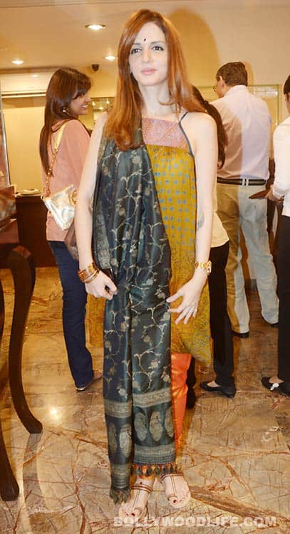 Suzzanne Roshan 