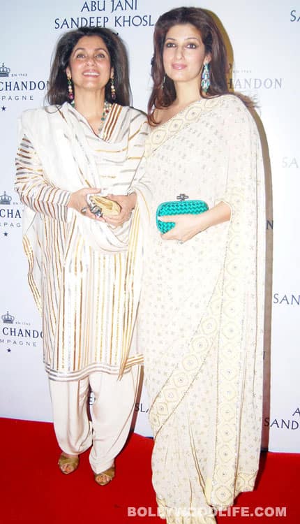 Dimple Kapadia and Twinkle Khanna 