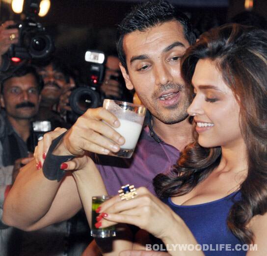 Akshay, John, Deepika, Chitrangda promote 'Desi Boyz'