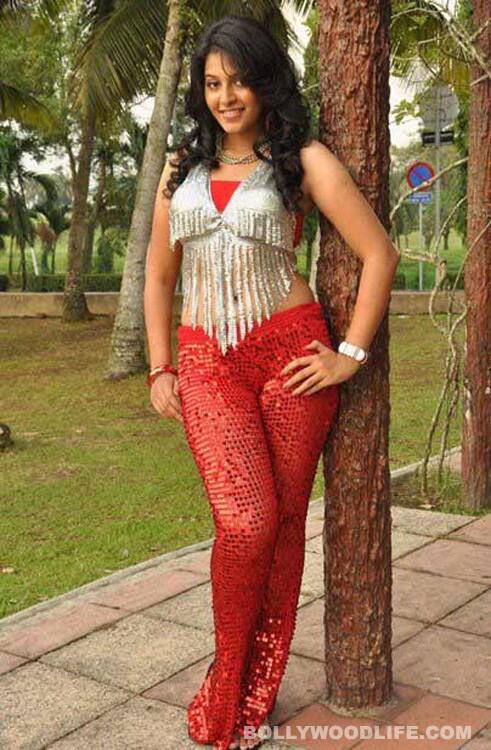The film flopped. Anjali, who declared that her parents wanted her to become an actor, followed this with another lead role in 2007’s <i>Premalekha Raasa</i>, which too fell flat at the BO.