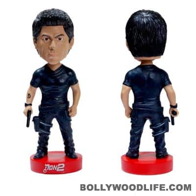 Shahrukh is bobbleheaded!