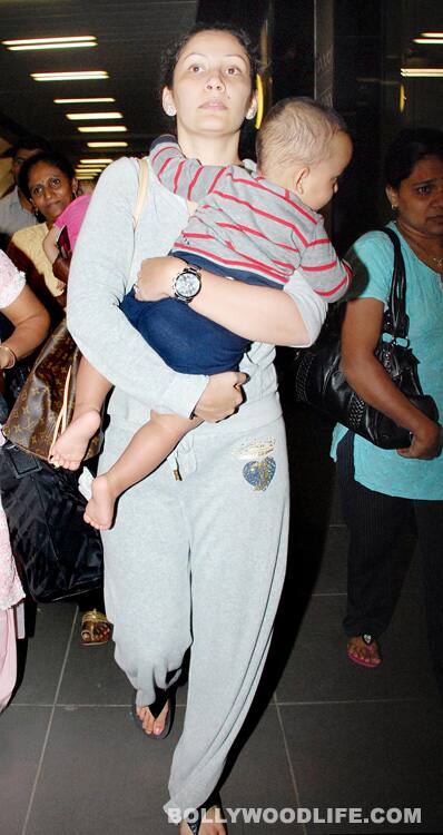 Sanjay Dutt spotted at airport along with wife and twins