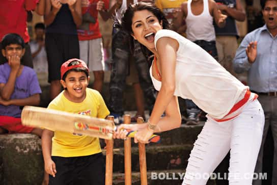 Anushka Sharma defends Ranveer Singh Anushka Sharma defends Ranveer Singh