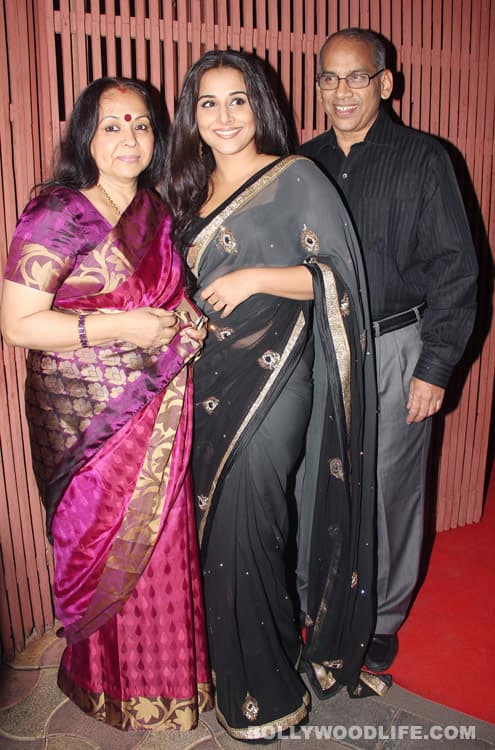 Vidya Balan with parents 