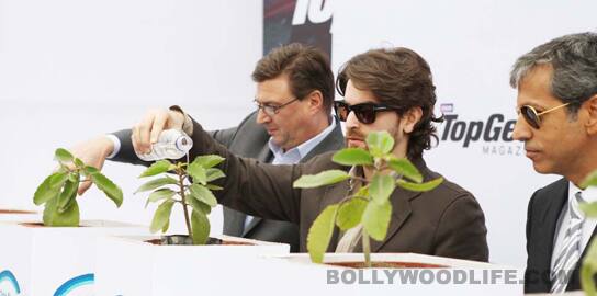 Neil Nitin Mukesh -Auto Expo-2-100112