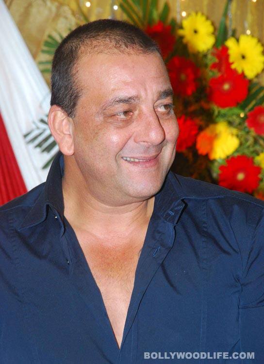 Sanjay-Dutt-at-Harshala-wedding-120112