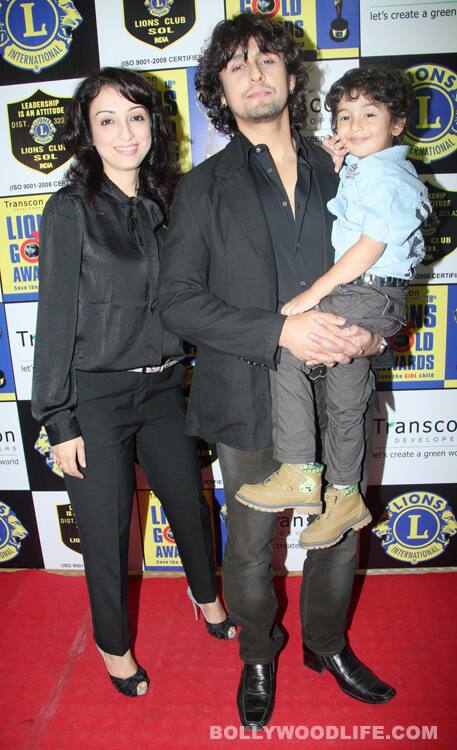 Sonu Niigaam along with his family