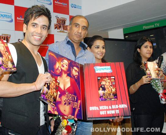 Vidya Balan, Ekta Kapoor, Tusshar Kapoor and Milan Luthria launch 'The Dirty Picture' DVD at Reliance Digital