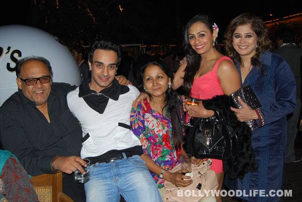 Alok Nath, Angad Hasija, Mrs Alok Nath, Ashita Dhawan and Amita Nagia