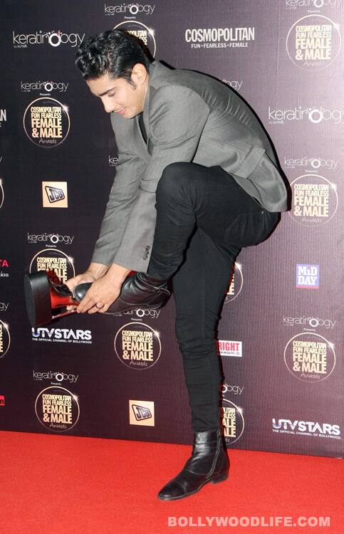 Prateik tries to fit into the glamorous Cosmopolitan shoe 