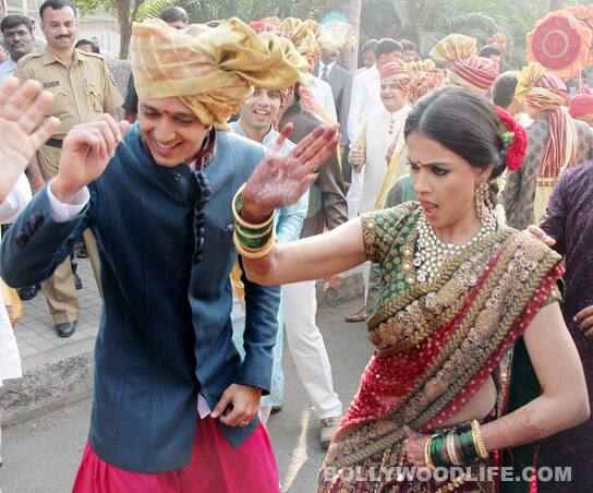 Riteish and Genelia dance like no one's watching 