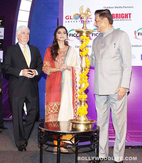 Sonam Kapoor, Karan Johar, Prithviraj Chavan, Chris Dodd at the inaugural session of FICCI Frames 2012