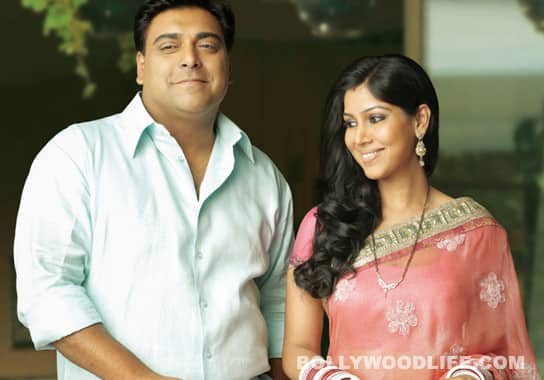 BADE ACCHE LAGTE HAIN: In the distance between arms, two loves are meeting BADE ACCHE LAGTE HAIN: In the distance between arms, two loves are meeting
