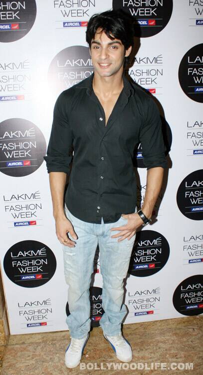Bipasha Basu, Jiah Khan, Neetu Chandra make an appearance at the 'Lakme Fashion Week' Karan Wahi
