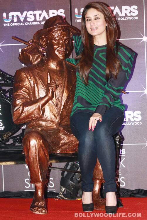 Kareena unveils grandfather Raj Kapoor's brass statue 