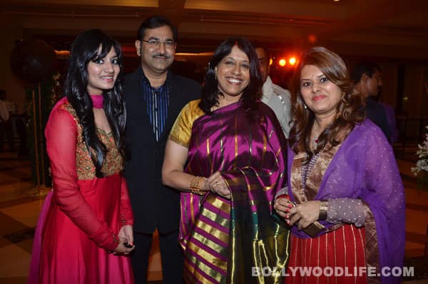 Sudesh Bhosle with wife and Kavita Krishnamurthy