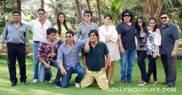 The Housefull 2 team pose for the shutterbugs 