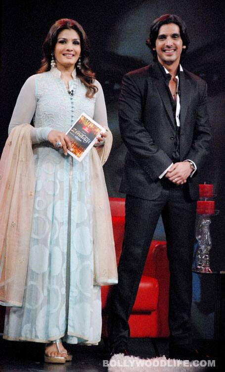Sushmita Sen on the sets of Raveena Tandon's 'Issi Ka Naam Zindagi'