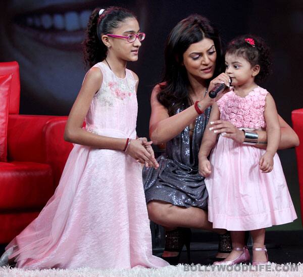 Sushmita Sen on the sets of Raveena Tandon's 'Issi Ka Naam Zindagi'