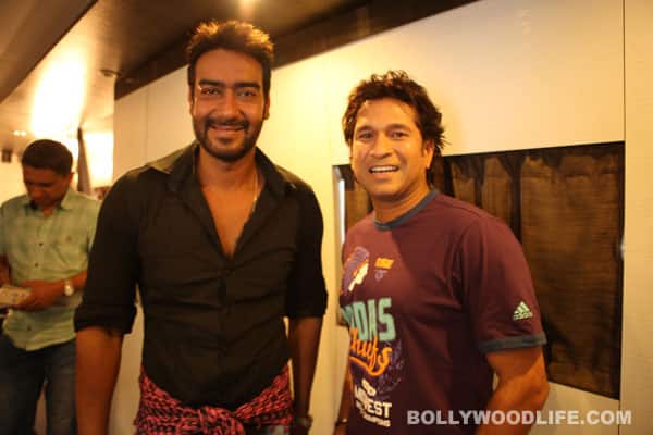 Ajay Devgn bumps into Sachin Tendulkar at Mehboob Studio!