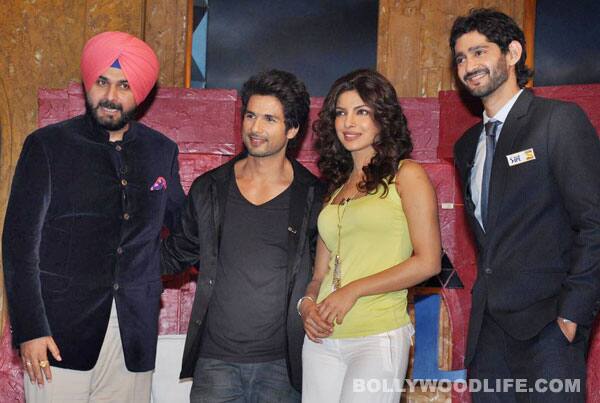Priyanka Chopra and Shahid Kapoor promote 'Teri Meri Kahaani' on the sets of Extra Innings T20