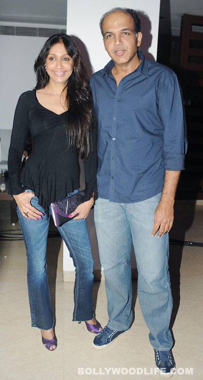 Ashutosh Gowariker along with wife Sunita 