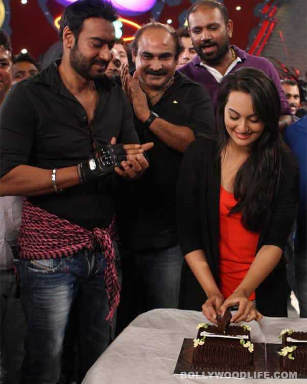Sonakshi Sinha celebrates her birthday with Akshay Kumar and Ajay Devgn