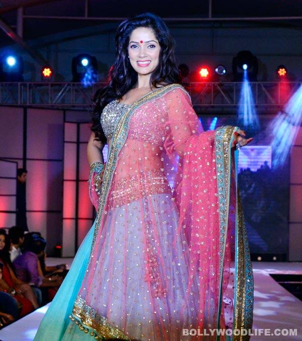 Vidya Malwade walks for Manisha Malhotra, CPAA Charity Show