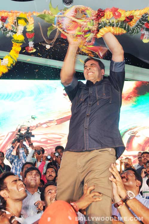 Akshay Kumar breaking a dahi handi