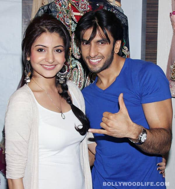 Is Anushka Sharma avoiding Ranveer Singh? - Bollywoodlife.com