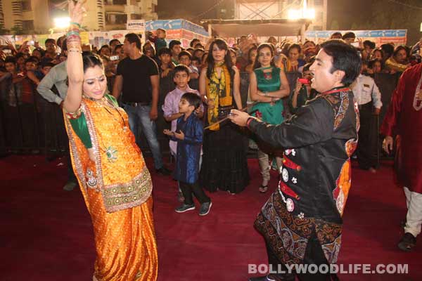 TAARAK MEHTA KA OOLTAH CHASHMAH: Daya-Jethalal play garba with fans!