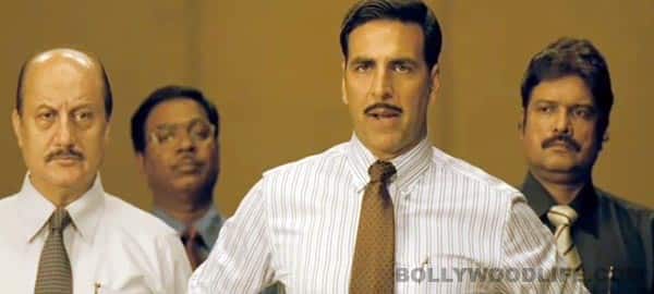 Special Chabbis official trailer: Akshay Kumar gears up to dupe in the garb of CBI!