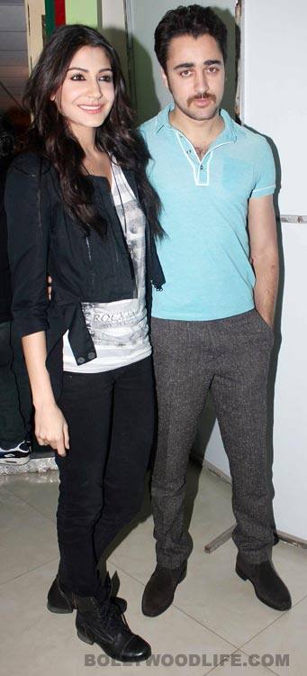 Imran-Khan-Anushka-Sharma-3-051212