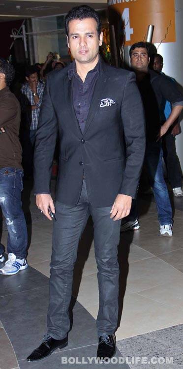 Gallery: Dabangg 2 premiere: Salman Khan, Aamir Khan and Sonakshi Sinha spotted on the red carpet Rohit Roy